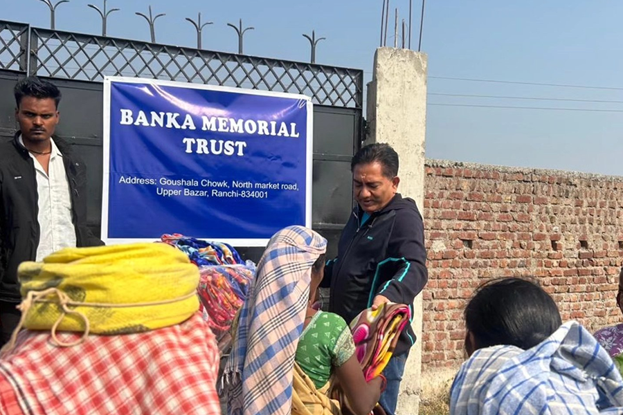 Blankets Distributed Among Needy in Khatanga Village, Ormanjhi